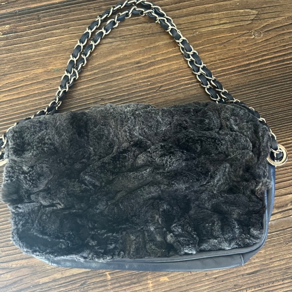 Authentic Chanel - Lapin Rabbit Fur and Leather Classic Single Flap Handbag - Picture 4 of 16